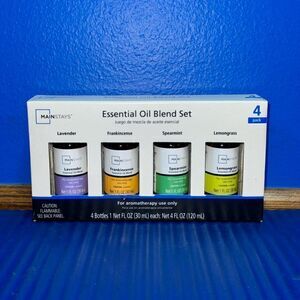 NEW MainStays Essential Oil Diffuser With 4 Oils